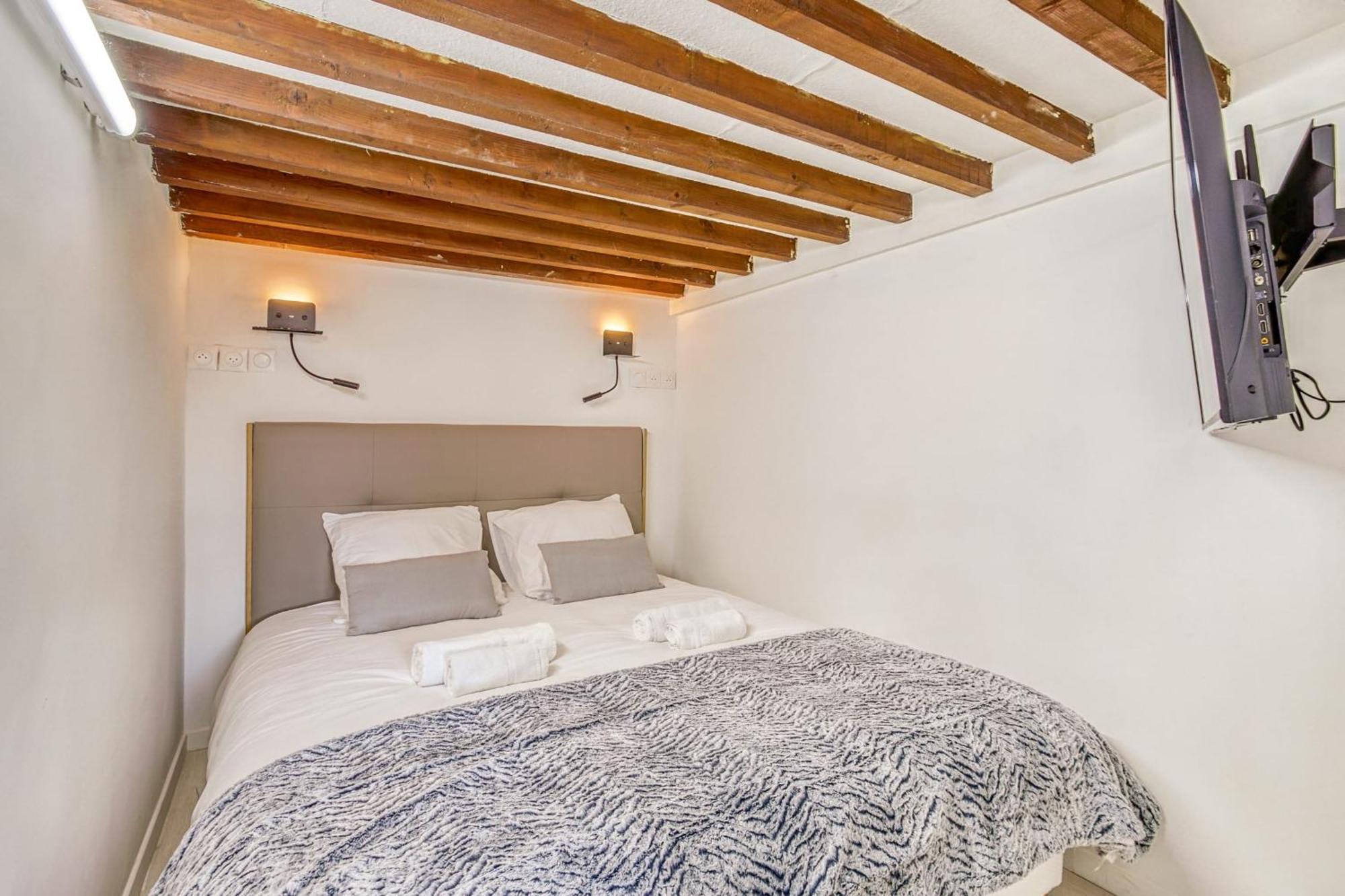 Charming 6-Person Apartment Terreaux & Croix Rousse Area Лион Экстерьер фото