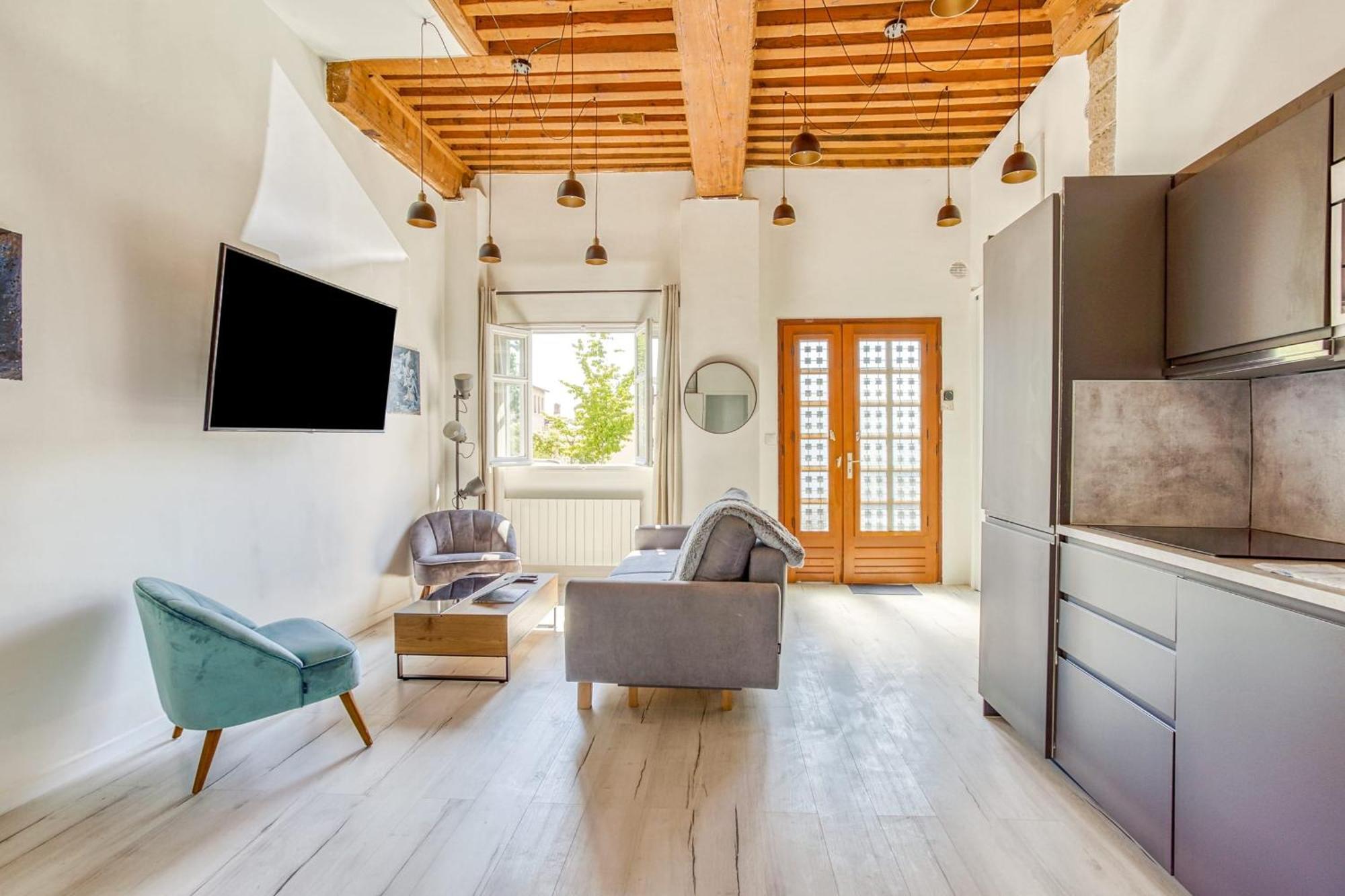 Charming 6-Person Apartment Terreaux & Croix Rousse Area Лион Экстерьер фото